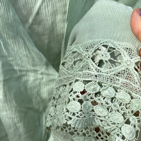 Simply Noelle lightweight laced cardigan - Picture 4 of 7